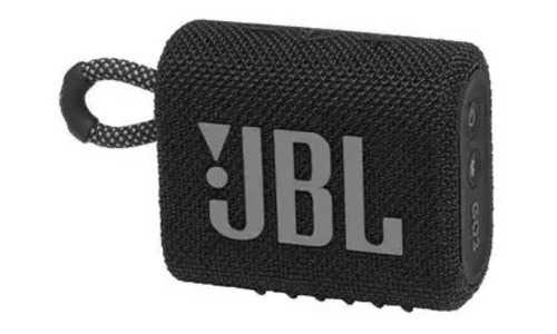 JBL Go 3 полностью защищена от воды, она идеально подходит для использования на улице, а нижние частоты заметны даже на высокой громкости