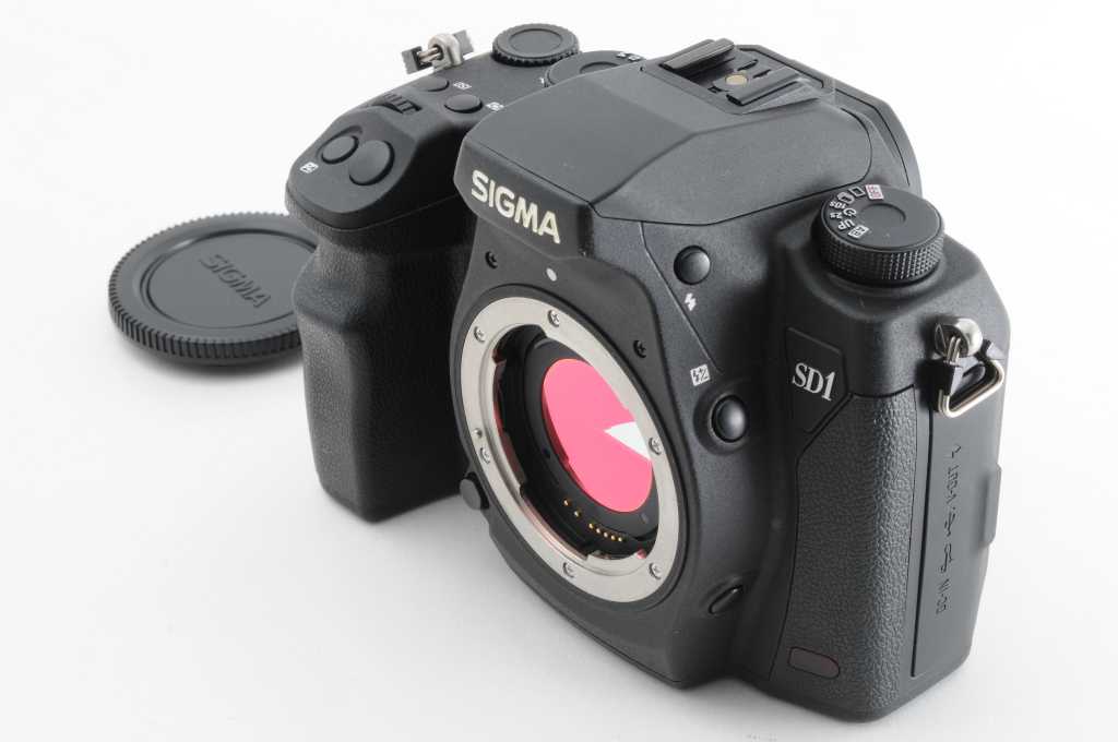Компания Sigma не боится экспериментировать, поэтому Sigma SD Quattro H  представляет необычный беззеркальный фотоаппарат