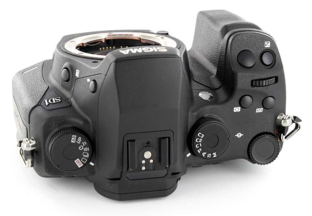 Sigma fp: обзор, характеристики самой маленькой беззеркальной камеры
