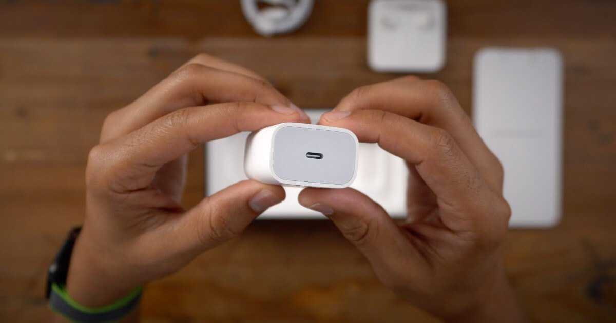 Apple убрала зарядку и наушники из комплекта даже старых iphone | appleinsider.ru