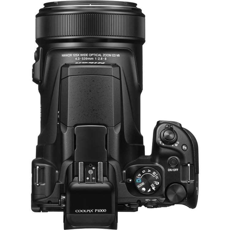 Nikon P950 занимает нишу камер с многократным приближением, здесь 83кратный зум и объектив эквивалент фокусному расстоянию 242000 мм,