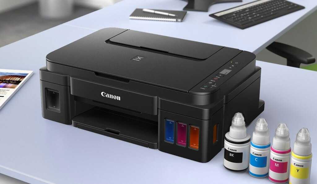Цветные принтеры являются универсальной техникой, которая станет полезна при фотопечати и при выведении документов на бумагу Помимо этого, такие изделия стоят немногим
