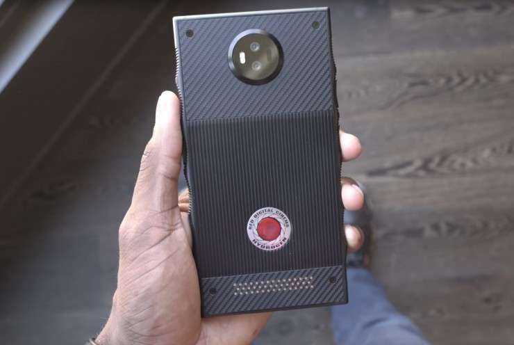 В новом видеоклипе был показан дизайн сумасшедшего футуристического телефона Hydrogen One с голографическим дисплеем от компании Red